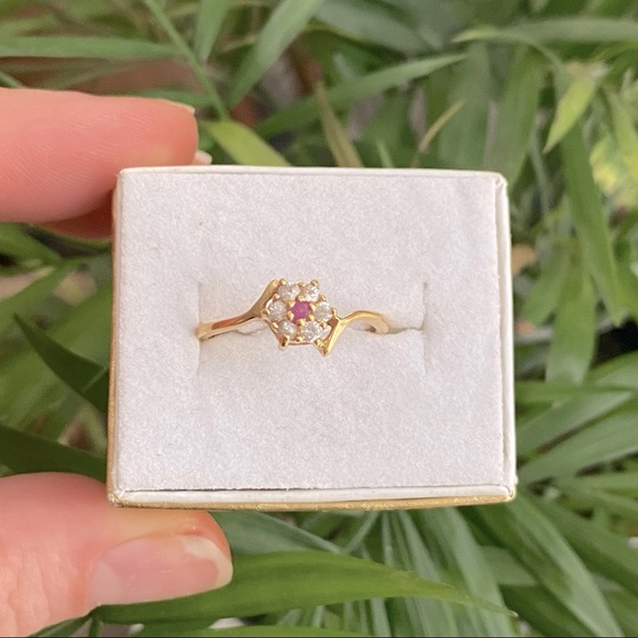 14K Gold Plated Pink and Clear Crystal Stone Flower Ring - Picture 4 of 15